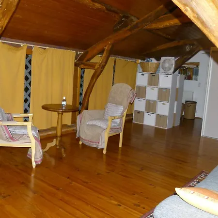 Dans Maison Typique Gersoise Ornezan